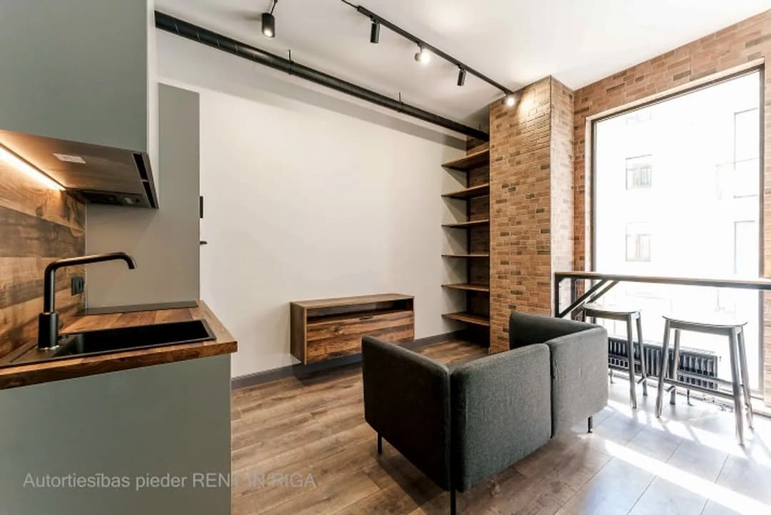 Iegādei pieejams mūsdienīgs un līdz detaļām pārdomāts studio tipa dzīvoklis Ernesta