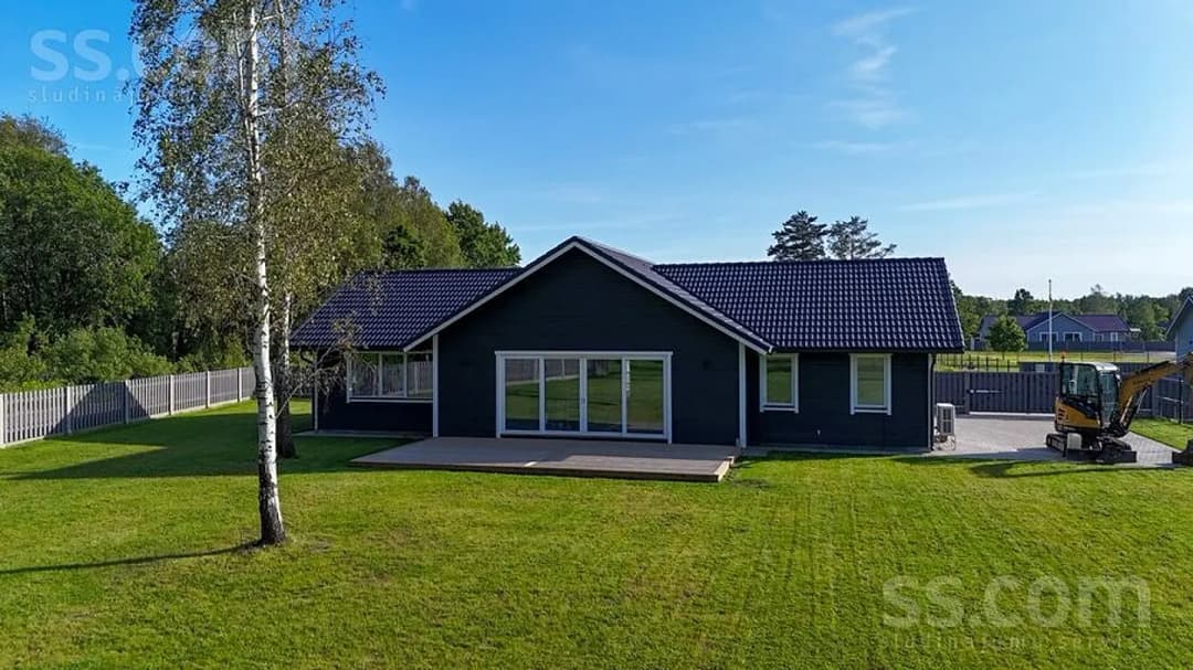 Māja — Zemeņu iela 13