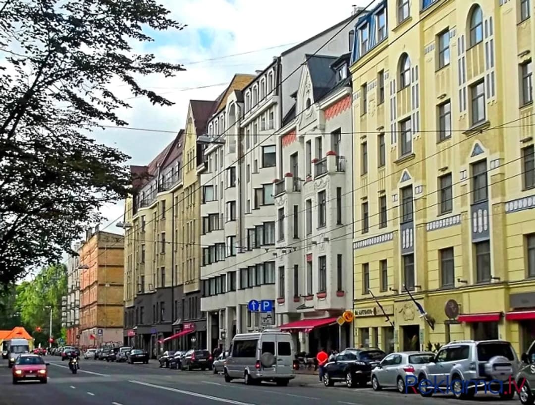Trīsistabu dzīvoklis — Pulkveža Brieža iela 13, Rīga (Centrs)