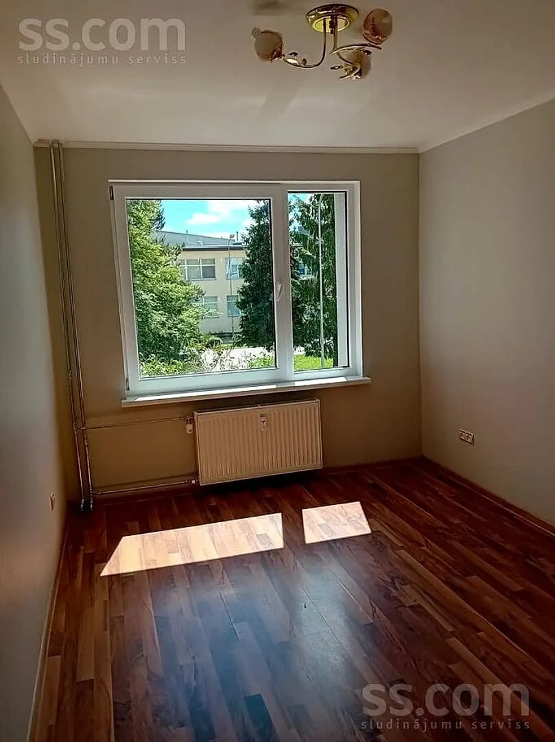 Divistabu dzīvoklis — Zemgales iela 43 — vēl bildes