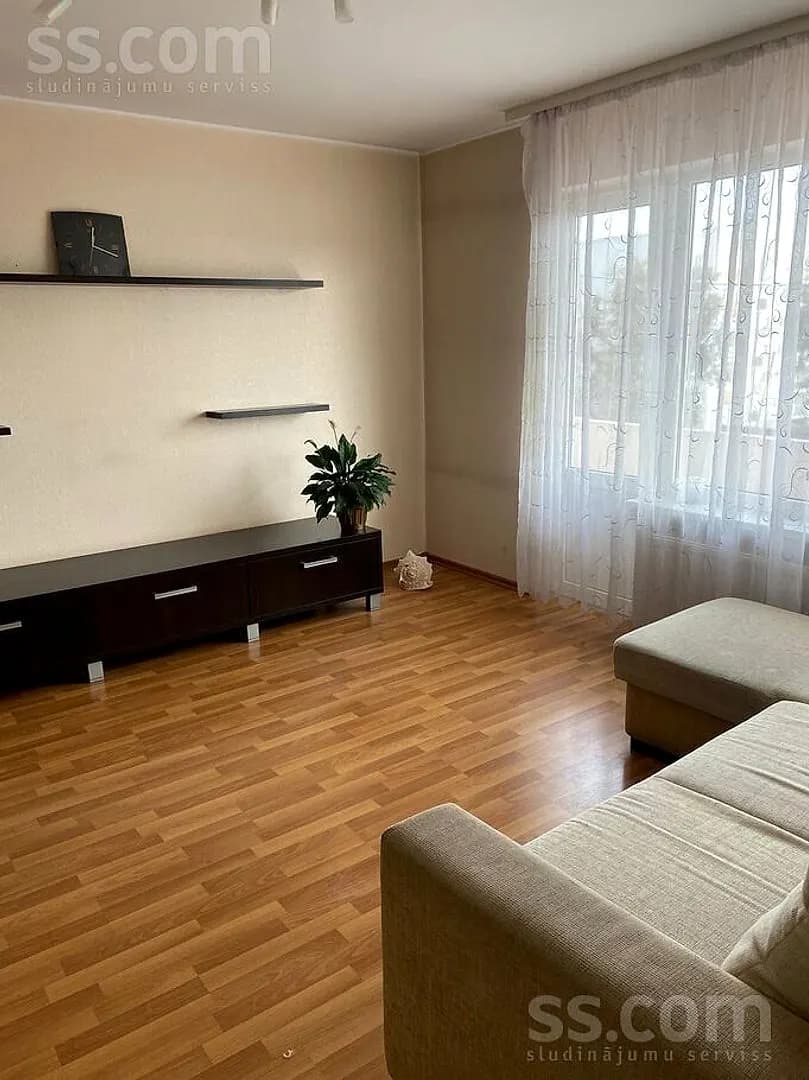 Trīsistabu dzīvoklis — A. pumpura 55