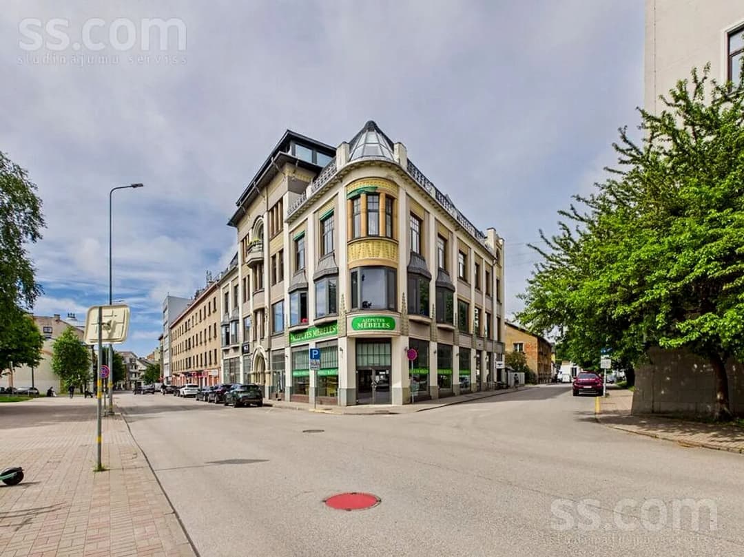 Trīsistabu dzīvoklis — Graudu iela 45