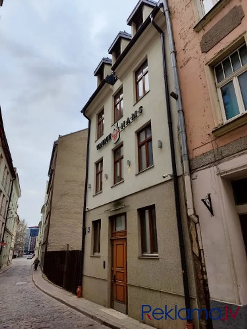 Jauns, mazs namīpašums Vecrīgā. Ēka uzbūvēta 2017.gadā. Tajā atrodas 4 dzīvokļi, kas
