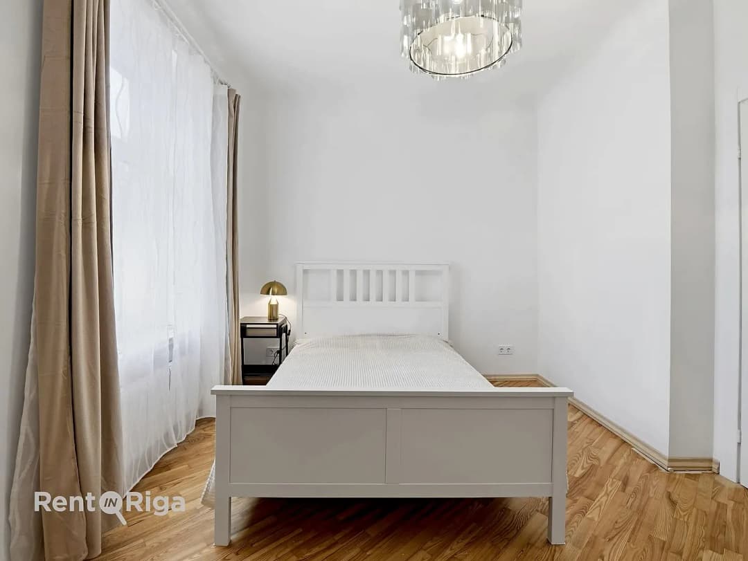 Aristida Briāna 14, Centrs — vēl bildes