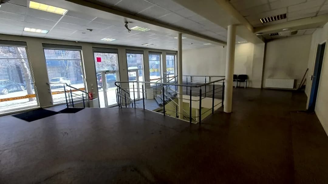 Gaišas un plašas tirdzniecības vai salona telpas Stabu ielā 42. Iepriekš telpās atradās — bilde 4