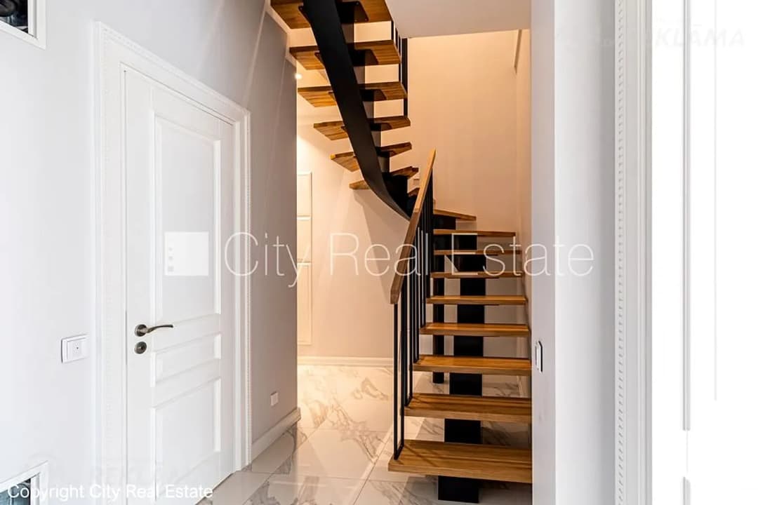 Dzīvoklis Rīgā, Centrā, 94 м², 3 ist., 2 stāvs — vēl bildes