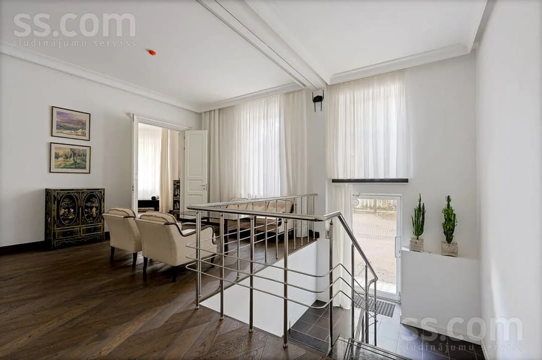 6 istabu dzīvoklis — Elizabetes 29b — bilde 2