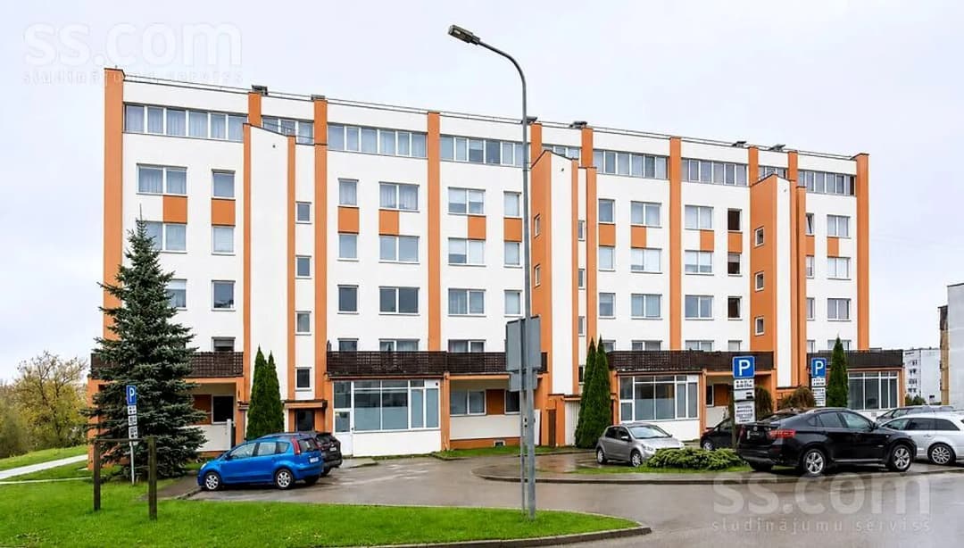 Trīsistabu dzīvoklis — Atmodas iela 86