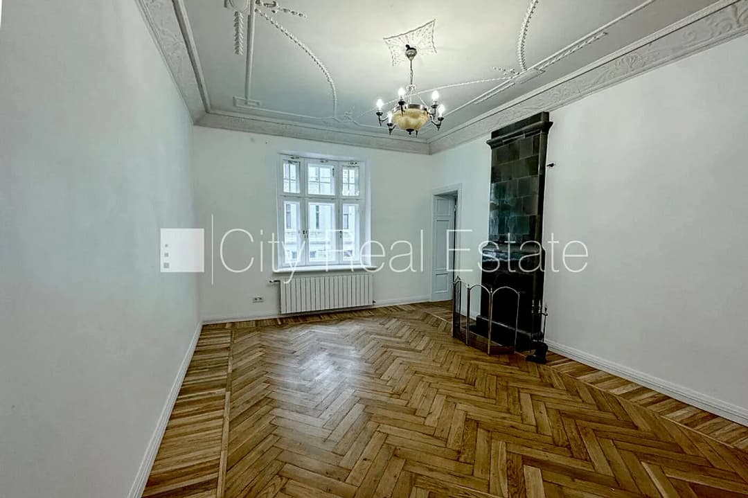 Četristabu dzīvoklis — Lāčplēša iela 21 — bilde 2