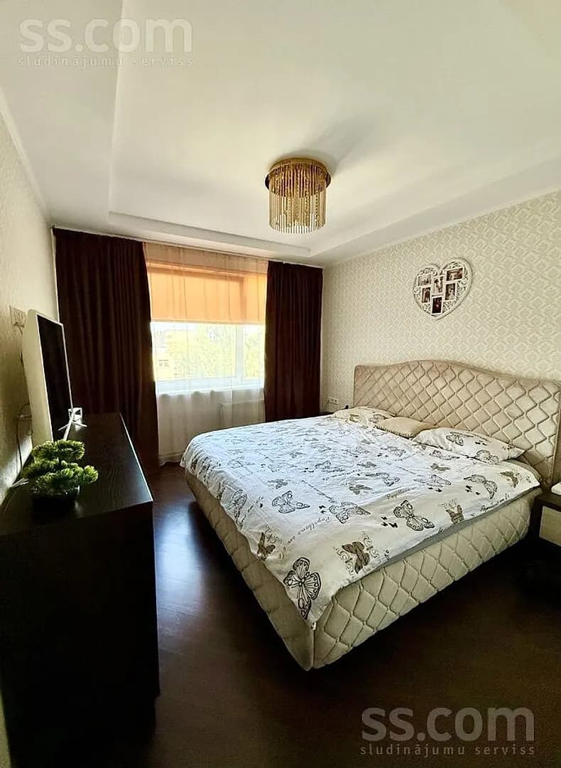 Trīsistabu dzīvoklis — Eduarda Tisē 52 — vēl bildes