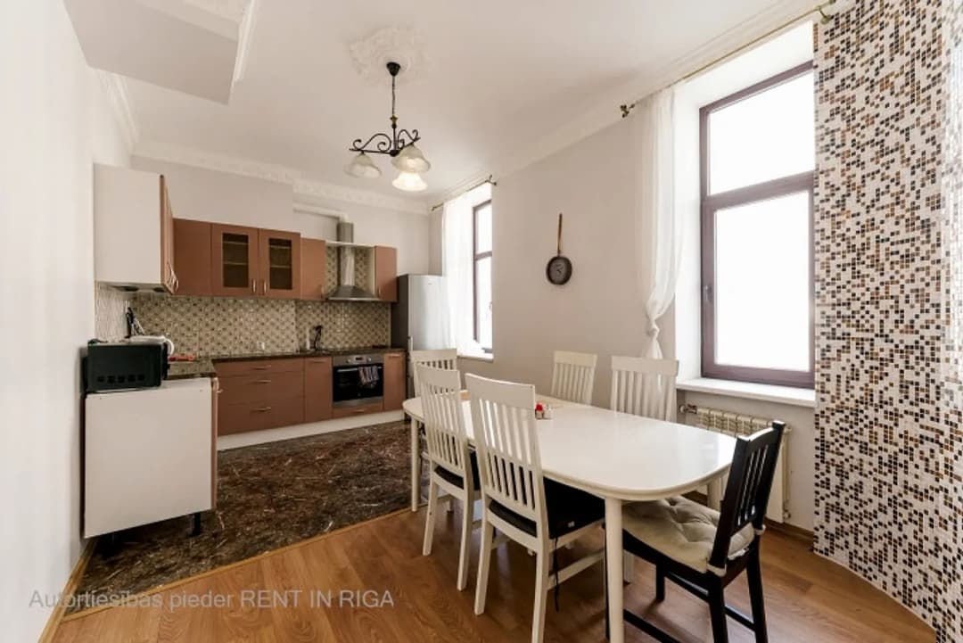 Četristabu dzīvoklis — Krišjāņa Barona iela 14 — bilde 2