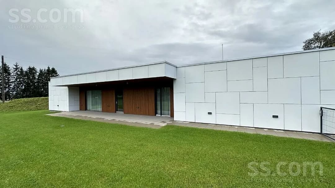 Māja — Strelnieku iela 72b — vēl bildes