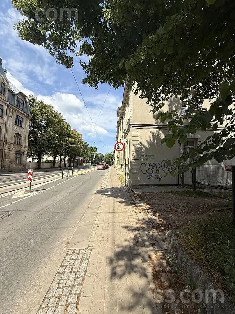 Divistabu dzīvoklis — Slokas 24
