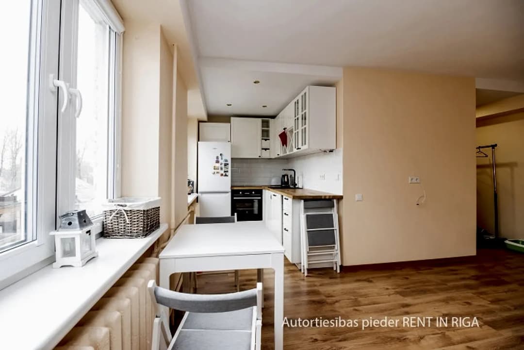 Trīsistabu dzīvoklis — Katrīnas dambis 26 k-1 — bilde 2