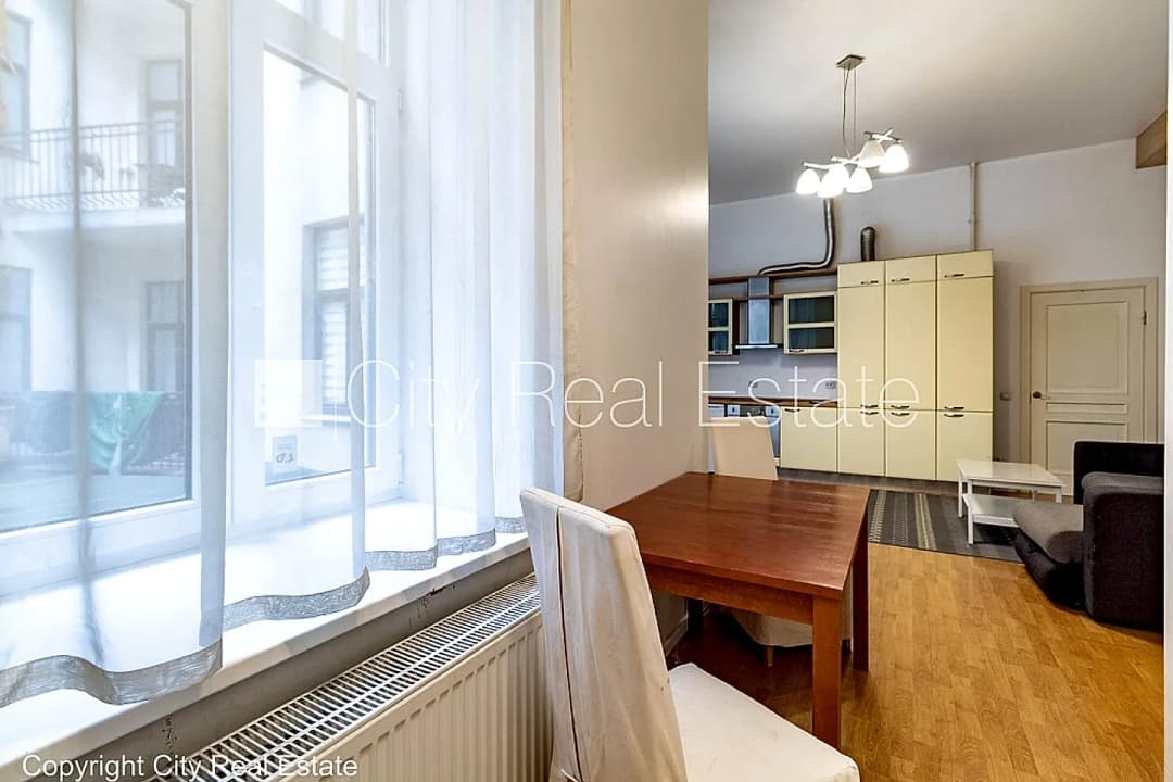 Divistabu dzīvoklis — Pulkveža Brieža iela 7 — vēl bildes