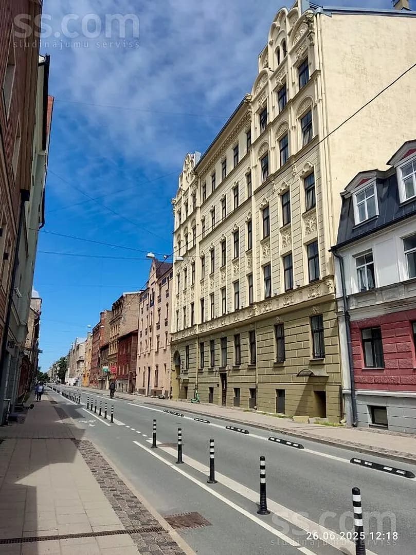 Divistabu dzīvoklis — Bruņinieku 75 — bilde 2