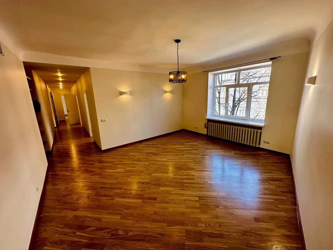 5-ist. Dzīvoklis, 119㎡ - Rīga, Avoti
