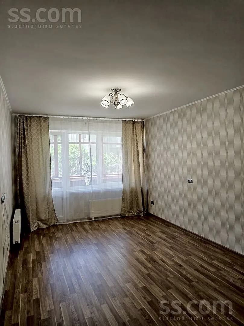 Divistabu dzīvoklis — Helmaņa 3