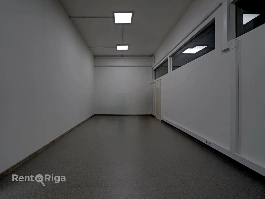 Brīvības gatve 403, Jugla — vēl bildes