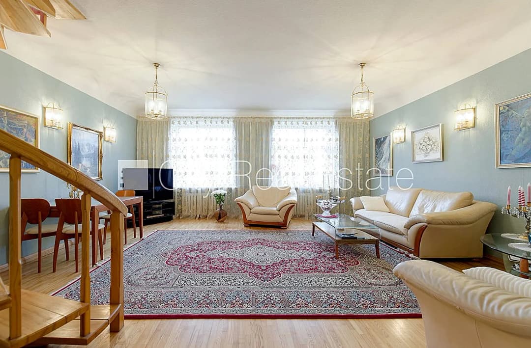 Fasādes māja, slēgts pagalms, vieta automašīnai, ir lifts, balkons, sauna, logi vērsti mājas — bilde 4