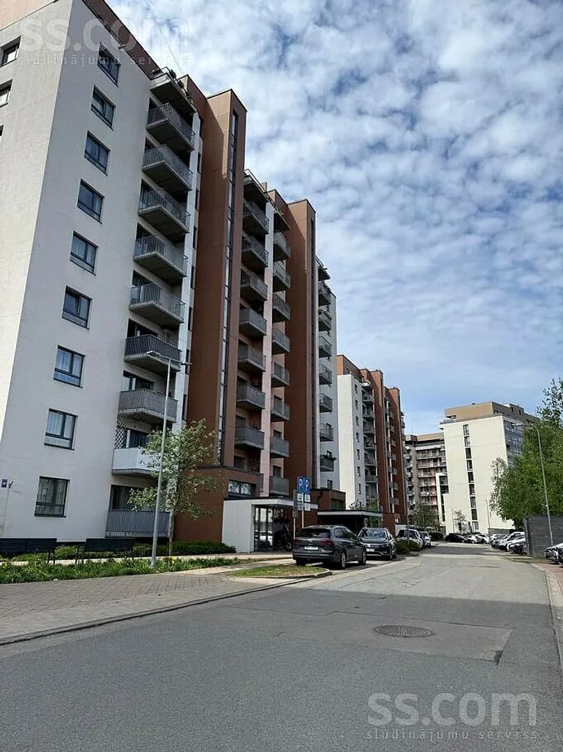 Trīsistabu dzīvoklis — Ropažu 14b