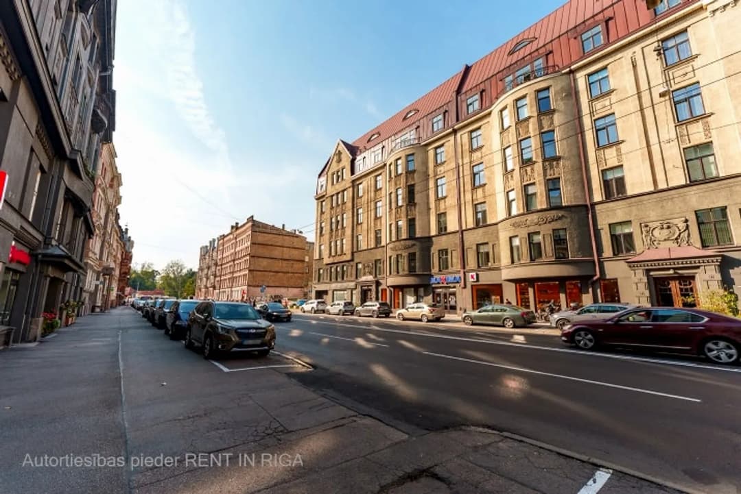 Divistabu dzīvoklis — Pulkveža Brieža iela 7 — bilde 2