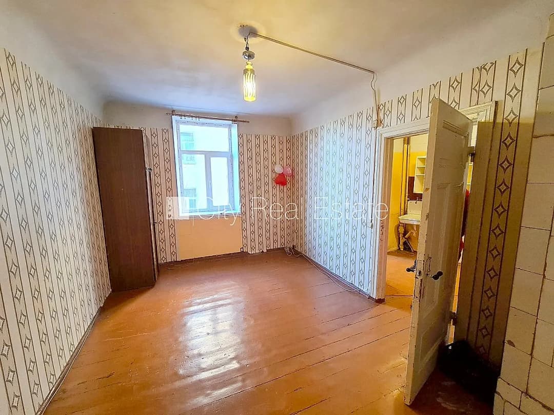 Pagalma ēka, slēgts pagalms, ieeja no pagalma, logi vērsti uz pagalma pusi, viena istaba — bilde 4
