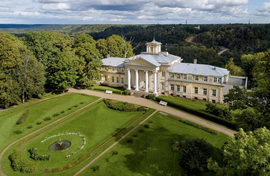 30-ist. Telpas, 10000㎡ - Siguldas novads, Sigulda