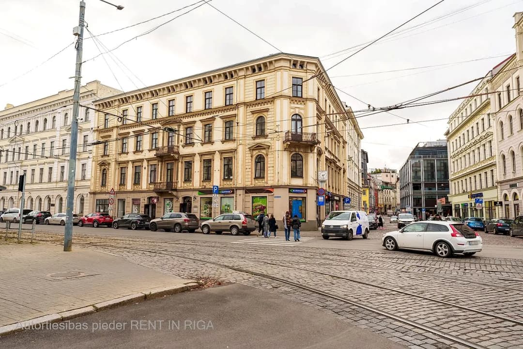 Aspazijas Bulvāris 32, Vecrīga — bilde 2