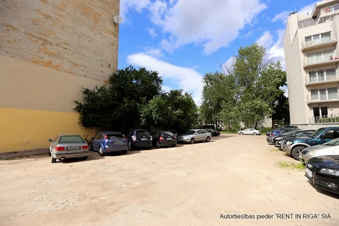 Piedāvājumā zemesgabals pašā Rīgas centrā! Ir izstrādāts projekts ar plānto būvniecību