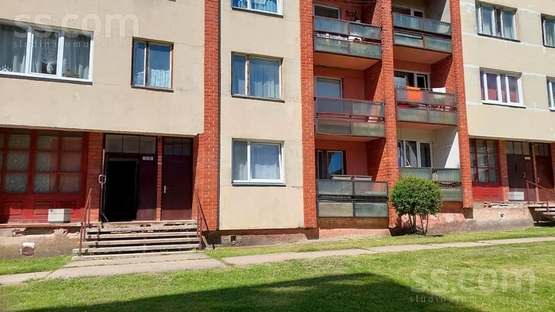 Trīsistabu dzīvoklis — Apes iela 6 — bilde 2